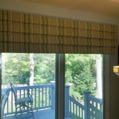 Mock Roman Valance