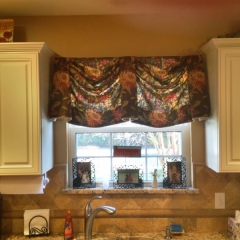 Board Mounted Kingston Valance