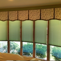 Shaped Box Pleated Valance with Contrast Lining